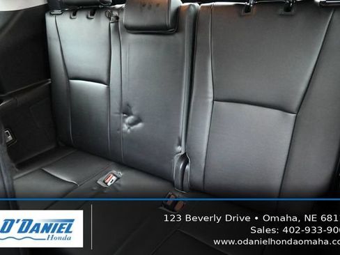 Used 2023 Toyota Highlander XLE AWD/4WD image 37