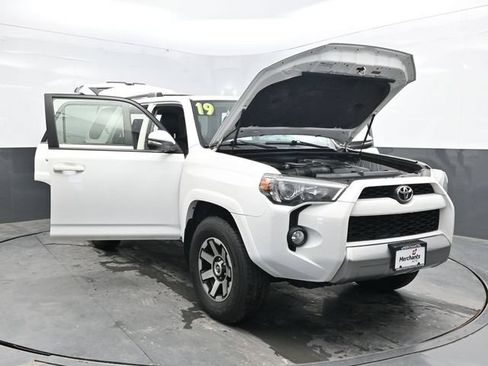 Used 2019 Toyota 4Runner TRD Off-Road Premium AWD/4WD image 39