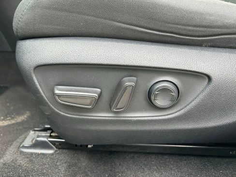 Used 2023 Toyota RAV4 XLE AWD/4WD image 17