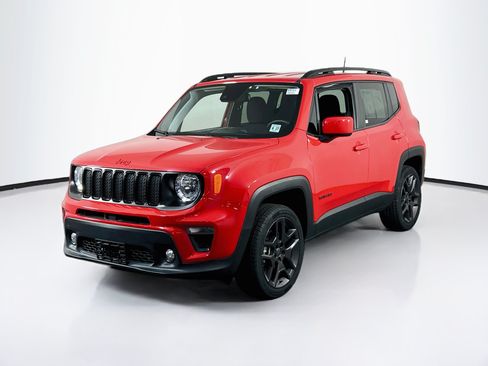 Used 2022 Jeep Renegade Latitude w/ Convenience Group AWD/4WD image 1