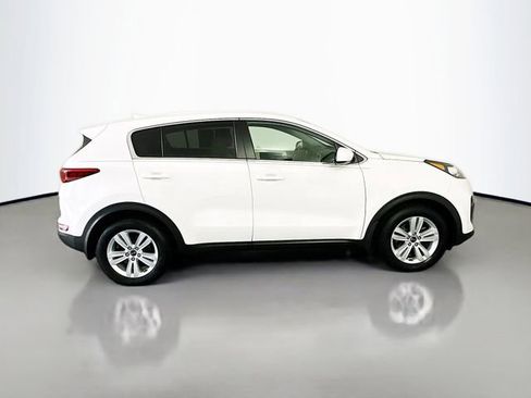 Used 2017 Kia Sportage LX image 8