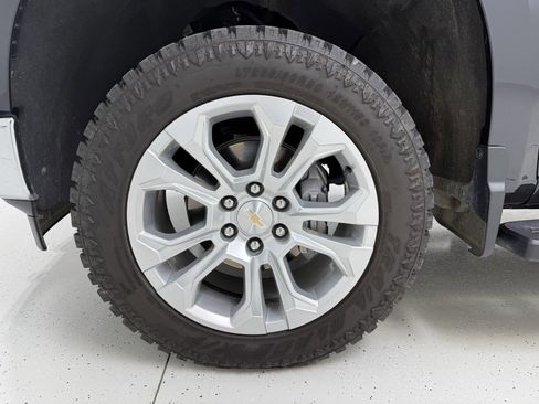Used 2024 Chevrolet Silverado 1500 LTZ image 12