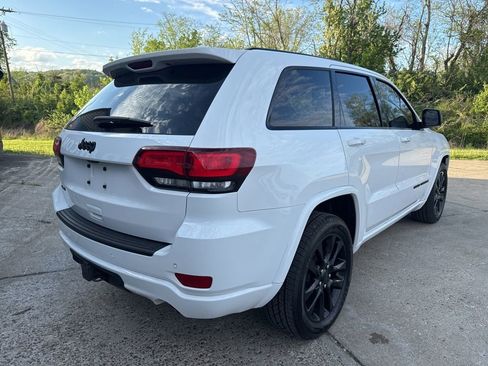 Used 2021 Jeep Grand Cherokee Laredo X image 7