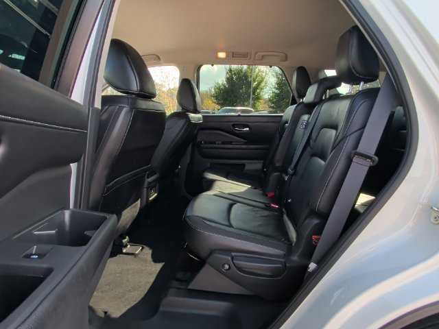 Certified 2024 Nissan Pathfinder SL AWD/4WD image 26