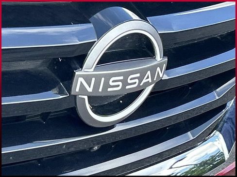 Used 2023 Nissan Pathfinder SL AWD/4WD image 11