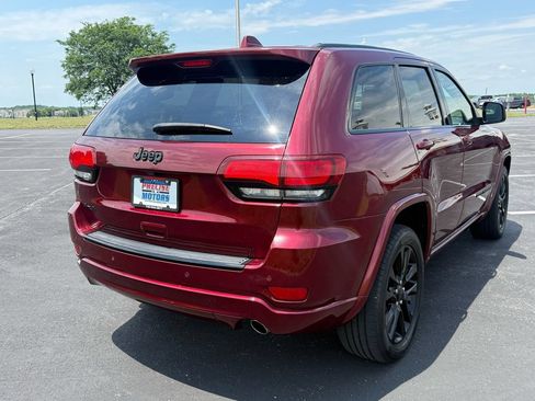 Used 2018 Jeep Grand Cherokee Altitude AWD/4WD image 5