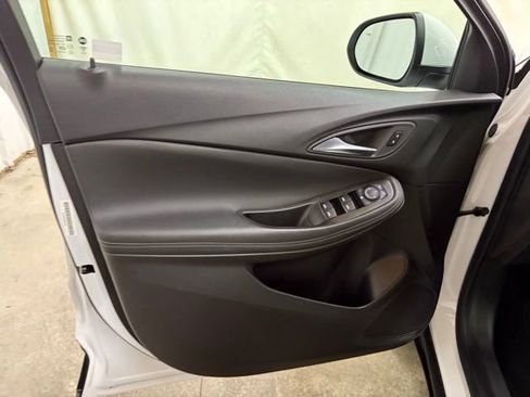 Used 2025 Buick Encore GX Preferred FWD image 41