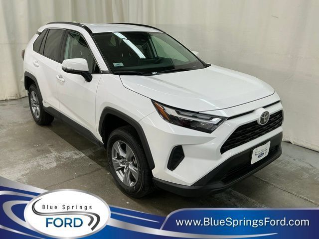 Used 2025 Toyota RAV4 XLE w/ Weather Package AWD/4WD image 1