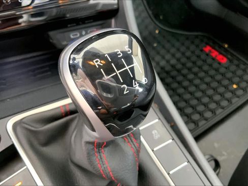 Used 2025 Volkswagen Jetta GLI Autobahn FWD image 35