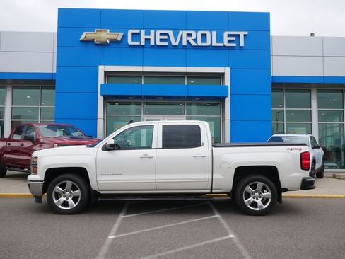 Used 2015 Chevrolet Silverado 1500 LT w/ LT Convenience Package AWD/4WD image 2