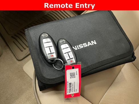 Used 2016 Nissan Quest SV w/ Leather Package FWD image 6