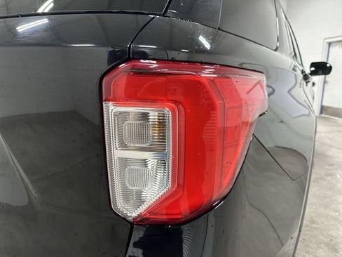 Used 2023 Ford Explorer Limited w/ Equipment Group 301A image 23