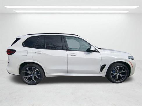 New 2026 BMW X5 xDrive40i w/ M Sport Package image 3