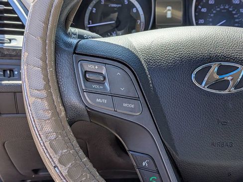 Used 2018 Hyundai Santa Fe Sport FWD image 17