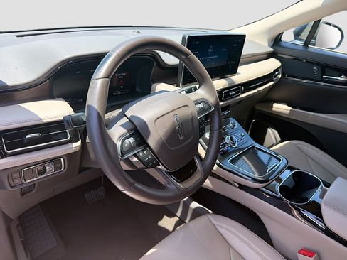 Certified 2023 Lincoln Nautilus Reserve AWD/4WD image 9