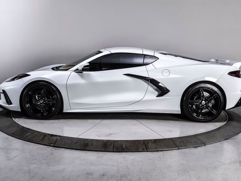 Used 2023 Chevrolet Corvette Stingray Premium Cpe w/ Z51 Performance Package RWD image 3