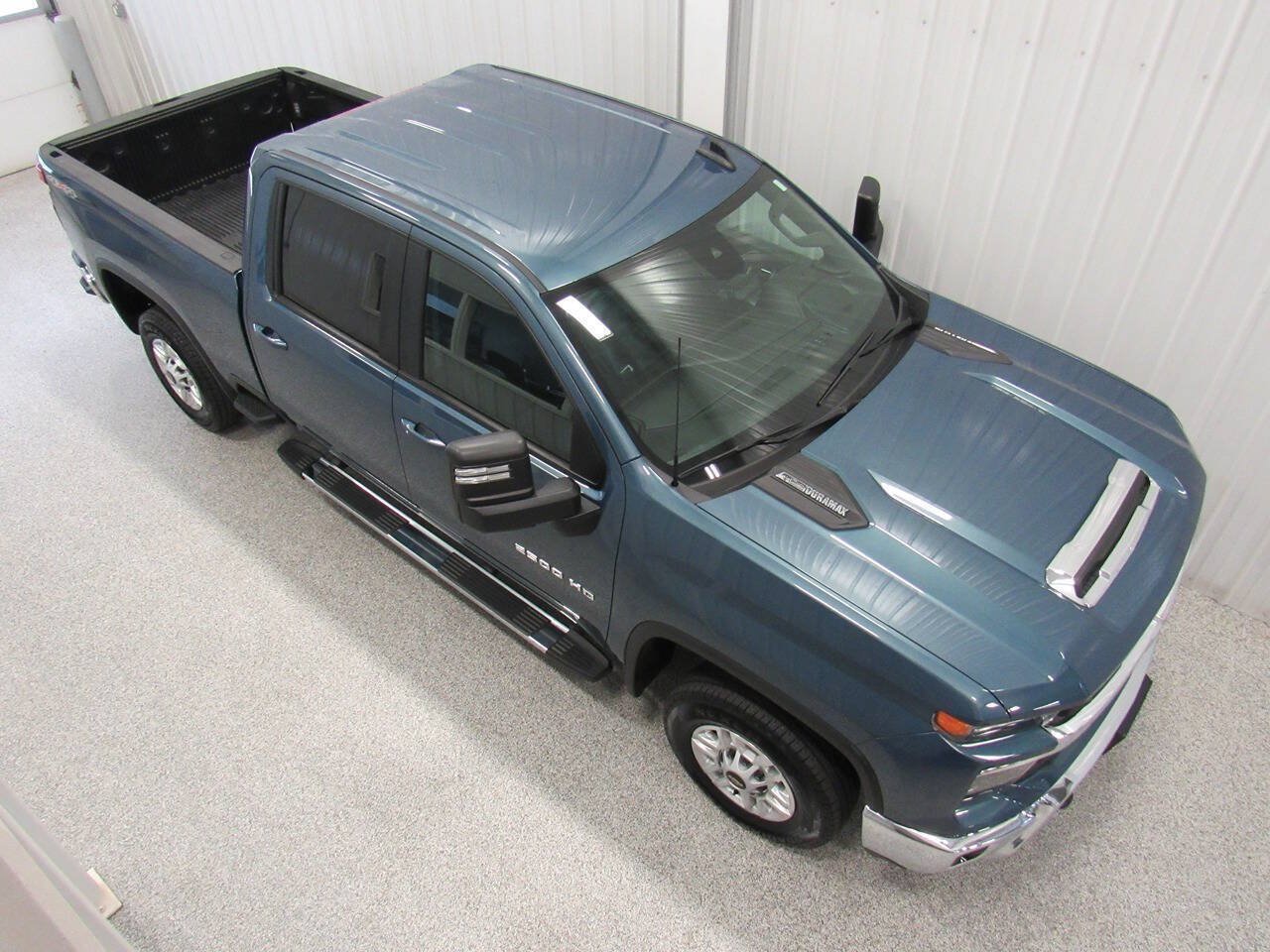 Used 2025 Chevrolet Silverado 2500 LT w/ Convenience Package AWD/4WD image 5