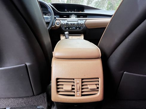 Used 2016 Lexus ES 350 w/ Accessory Package FWD image 38