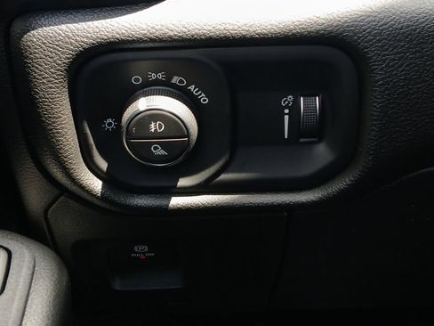 New 2026 RAM 1500 Express AWD/4WD image 12