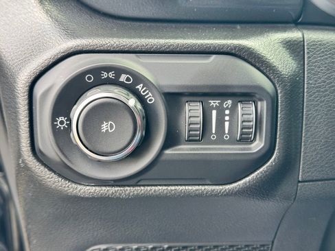 Used 2022 Jeep Wrangler Unlimited Sport AWD/4WD image 29