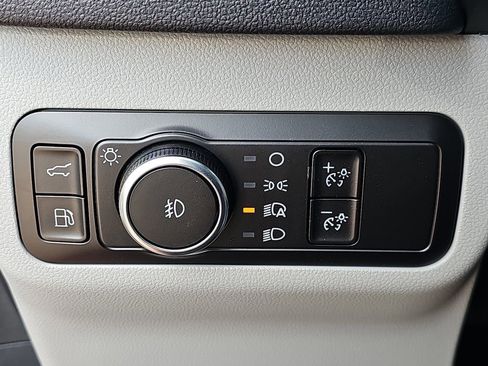 New 2025 Ford Escape SE image 27