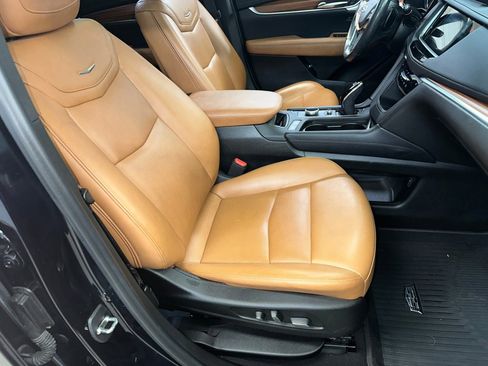 Certified 2022 Cadillac XT5 Premium Luxury w/ LPO, Floor Liner Package image 32