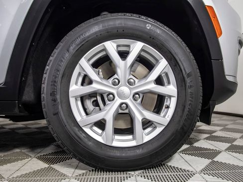 Used 2023 Jeep Grand Cherokee L Limited AWD/4WD image 45