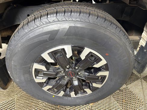 Used 2022 Nissan Frontier PRO-4X AWD/4WD image 17