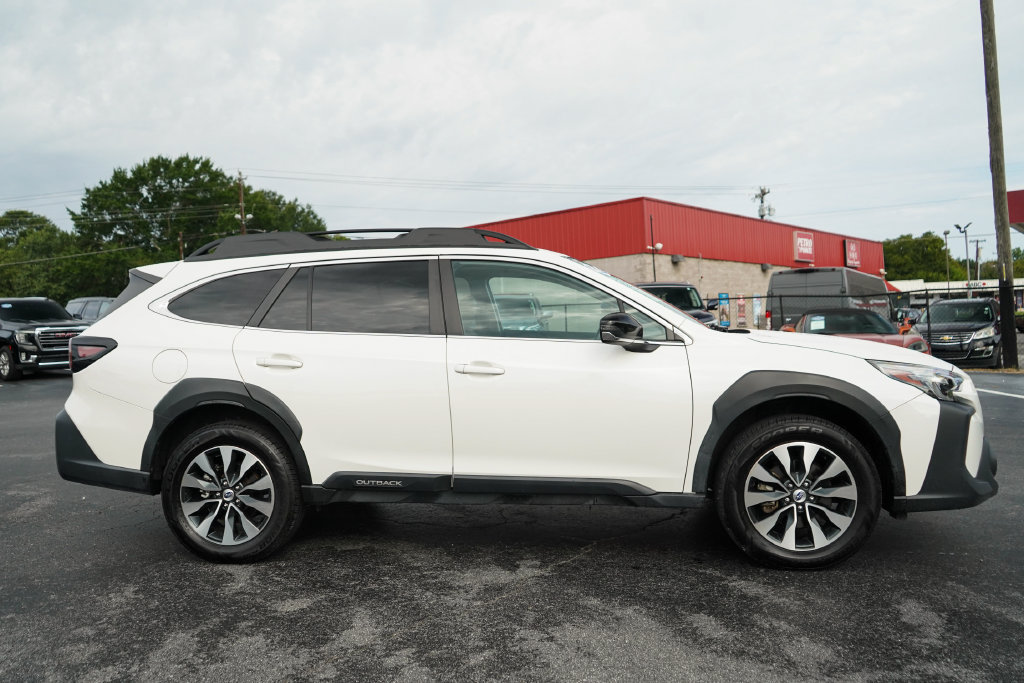 Used 2024 Subaru Outback Limited AWD/4WD image 2