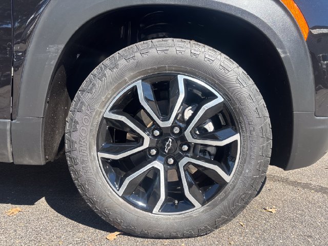 Used 2025 Chevrolet TrailBlazer ACTIV w/ Convenience Package AWD/4WD image 9