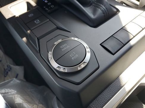 New 2026 Toyota Tacoma SR5 image 17