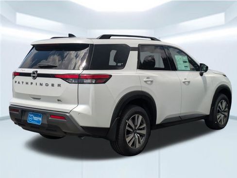 New 2026 Nissan Pathfinder SL FWD image 6