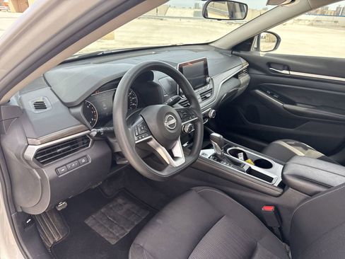 Used 2023 Nissan Altima 2.5 SV image 16