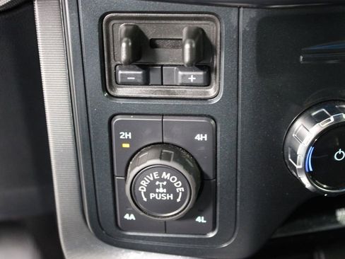 Used 2025 Ford F150 Platinum image 31