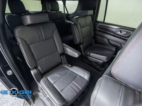 Used 2024 Chevrolet Suburban RST w/ Luxury Package AWD/4WD image 39