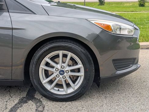 Used 2017 Ford Focus SE w/ Cold Weather Package FWD image 16