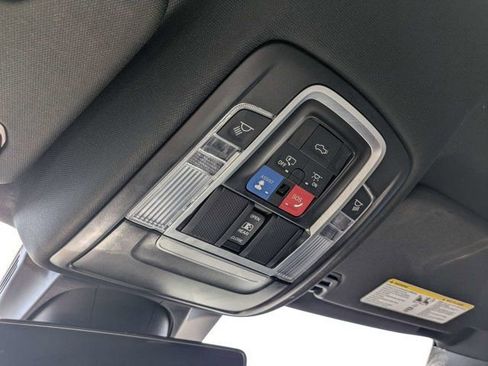 Used 2024 RAM 1500 Laramie AWD/4WD image 22