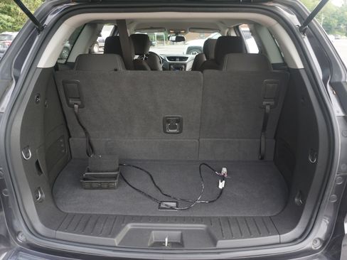 Used 2016 Chevrolet Traverse LT w/ Style and Technology Package image 18