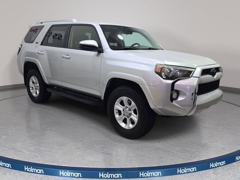 Used 2014 Toyota 4Runner SR5 AWD/4WD image 4