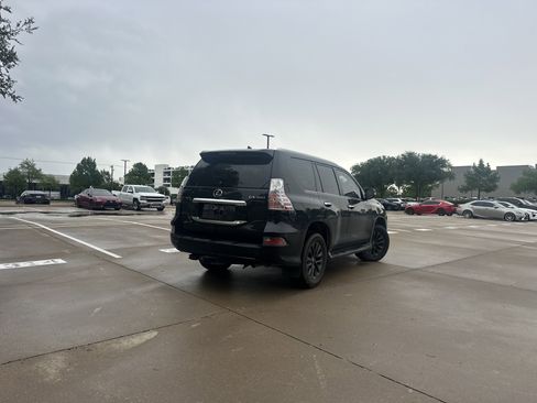 Used 2023 Lexus GX 460 Premium image 2