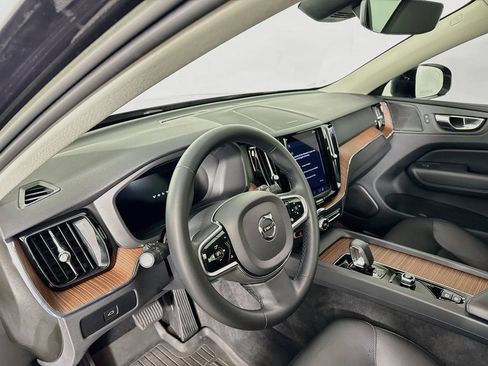 Used 2023 Volvo XC60 B5 Plus AWD/4WD image 4