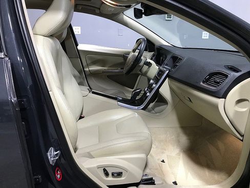 Used 2015 Volvo S60 T5 Premier image 13
