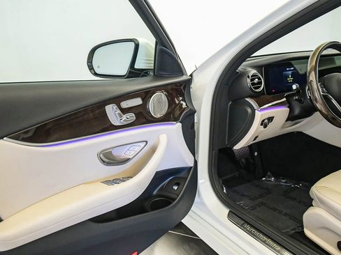 Used 2022 Mercedes-Benz E 350 Sedan w/ Driver Assistance Package image 27