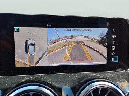 Certified 2023 Mercedes-Benz GLB 250 4MATIC image 30