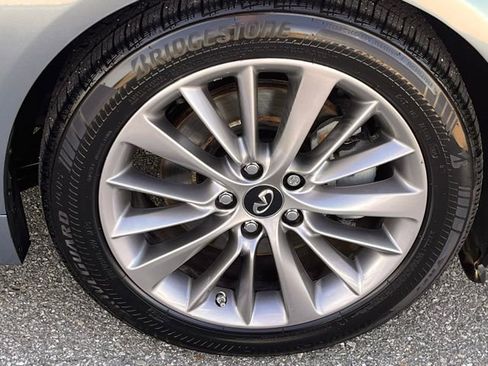 Certified 2019 INFINITI Q50 Luxe w/ Essential Package (3.0T Luxe) image 32