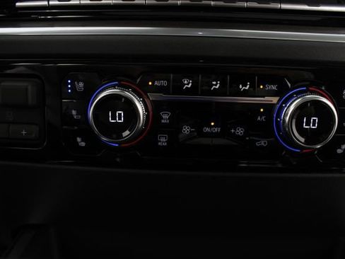 New 2026 GMC Sierra 1500 SLT image 7