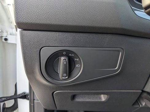 Certified 2023 Volkswagen Tiguan SE w/ Panoramic Sunroof Package image 23