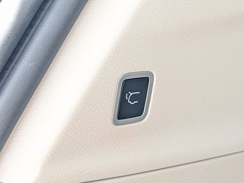 Used 2022 Chrysler Pacifica Limited image 14