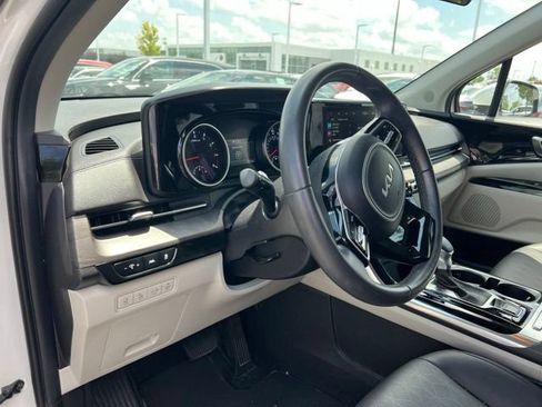 Certified 2024 Kia Carnival EX FWD image 10
