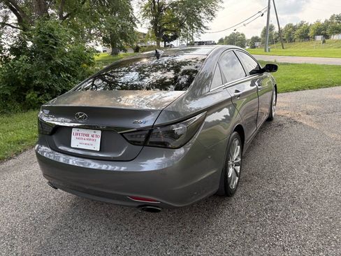 Used 2012 Hyundai Sonata SE w/ Navigation & Sunroof Pkg FWD image 5